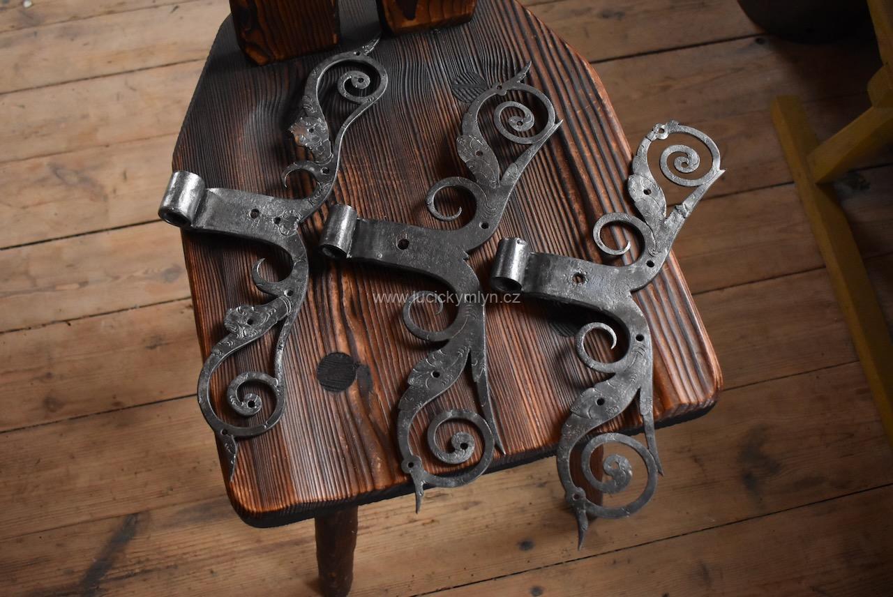 Starožitné dveřní panty Starožitné dveřní panty