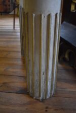 Větší starožitná sloupová torza