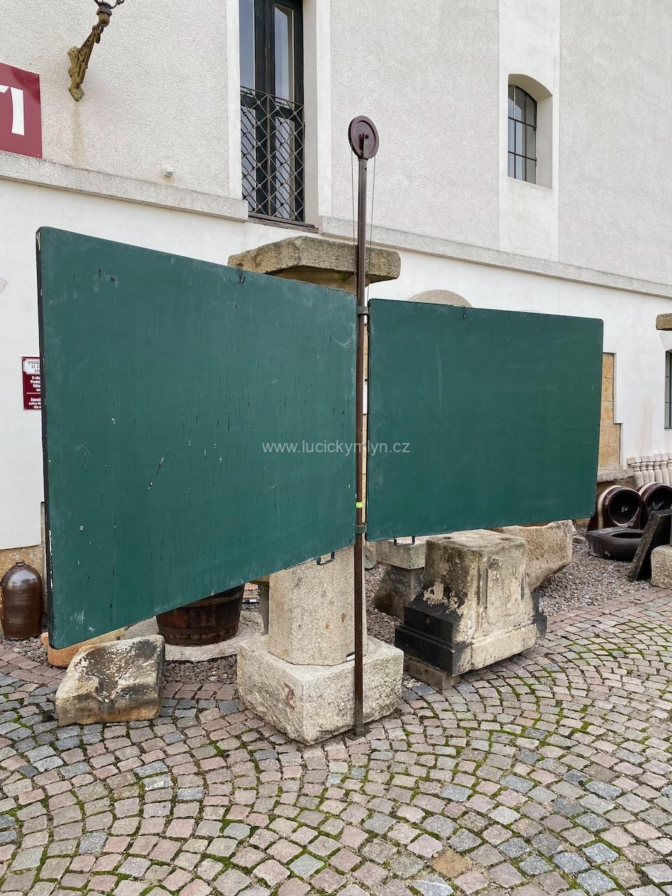 Starožitná školní tabule Starožitná školní tabule