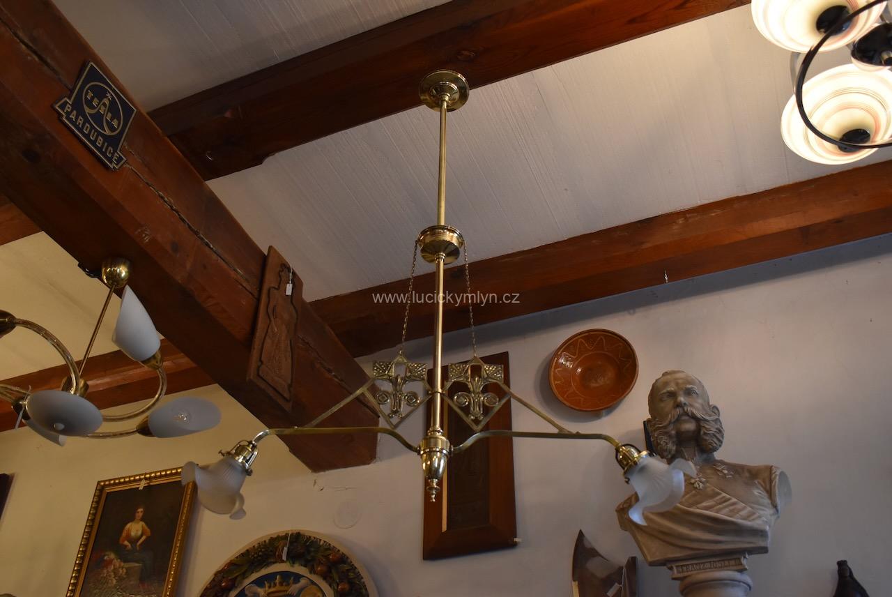 Delší starožitné atypicky navržené secesní dvouramenné světlo Delší starožitné atypicky navržené secesní dvouramenné světlo