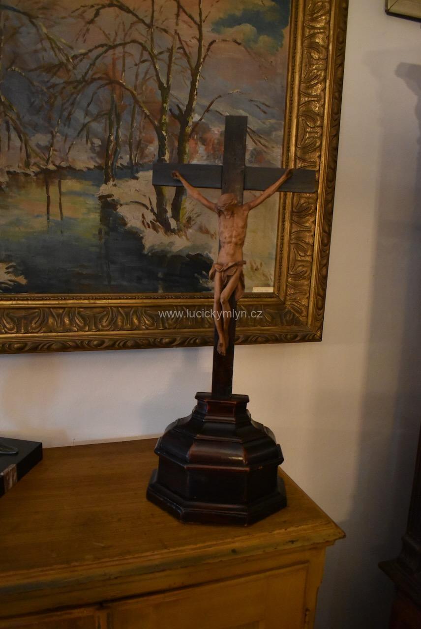 Starožitný, umělecky řezaný barokní krucifix Starožitný, umělecky řezaný barokní krucifix