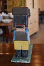 Vtipně navržený mechanický starožitný louskáček