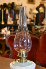 Starožitná petrolejová lampa