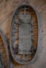 Starožitné sněžnice z pařeného a ohýbaného bukového dřeva