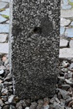 Historický venkovský křížek z masivní žuly