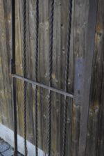 Krásná starožitná umělecky kovaná dvoukřídlá brána