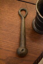 Hodnotný starožitný renesanční litinový hmoždíř s paličkou