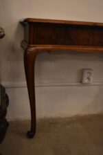 Starožitný prvorepublikový konzolový stolek