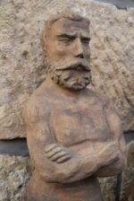 Větší starožitné fasádní pilastrové ozdoby - sošky Atlantů