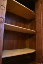 Větší secesní stojací či závěsná ořechová skříňka či lékárnička