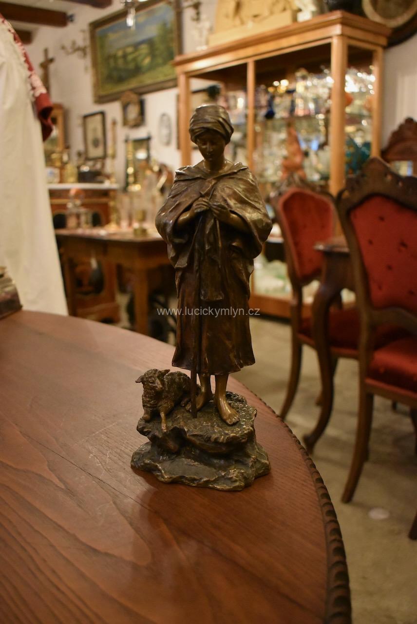 Starožitná bronzová soška ženy A.Ruff Starožitná bronzová soška ženy A.Ruff
