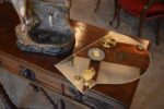 Starožitné figurální zrcadlo Austria JM