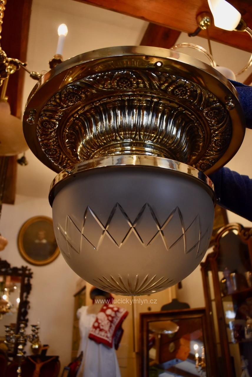 Velké a luxusní neoempírové stropní světlo Velké a luxusní neoempírové stropní světlo