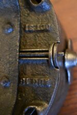 Typově zajímavá starožitná sběratelsky ojedinělá žehlička