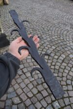Starožitná ručně kovaná bezpečnostní barokní mříž z 18. stol.