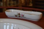 Umyvadlový stojan s porcelánovou mycí sadou