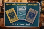 Prvorepubliková reklamní cedule na pastilky a bonbóny