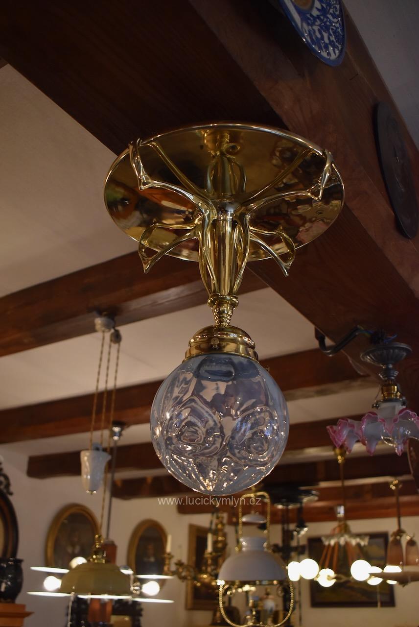 Starožitné luxusní elegantně navržené designové stropní secesní světlo Starožitné luxusní elegantně navržené designové stropní secesní světlo