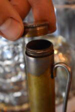 Starožitný stojánek s ohříváčkem na pivo