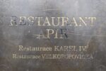 Středně větší historická mosazná cedule Restaurant APIK