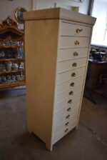 Vysoký starožitný dvanácti šuplíkový secesní manžetník