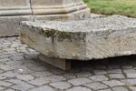 Starožitná pískovcová deska – spodní základ z barokní architektury s ručním opracováním