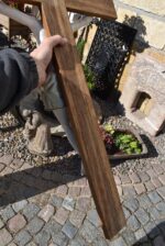 Středně větší a kvalitnější starožitná dřevořezba - Ježíš Kristus