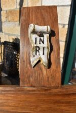 Středně větší a kvalitnější starožitná dřevořezba - Ježíš Kristus