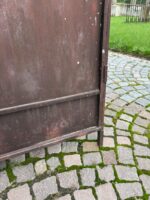 Vkusná a dobře zachovalá dvoukřídlá třímetrová brána