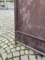 Vkusná a dobře zachovalá dvoukřídlá třímetrová brána