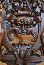 Starožitná pozdně barokní dubová židle v honosném panském stylu