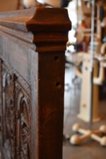 Větší a velmi hodnotná zámecká gotizující lavice