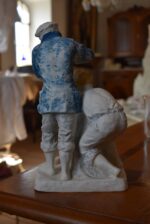 Porcelánová soška Rybáři od Royal Dux z první poloviny 20. století