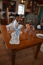 Porcelánová soška Rybáři od Royal Dux z první poloviny 20. století