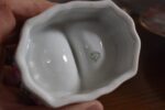Starožitný prvorepublikový jídelní porcelánový servis Loket s růžičkovým dekorem.