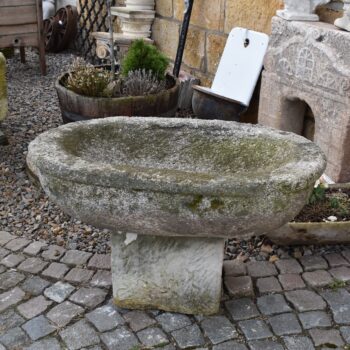 Starožitná zahradní oválná žulová mísa ručně sekaná z masivního kamene