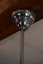 Starožitný tří-ramenný lustr ART-DECO s chromem, tmavým dřevem a miskovými stínidly