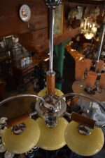 Starožitný tří-ramenný lustr ART-DECO s chromem, tmavým dřevem a miskovými stínidly