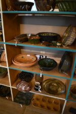 Starožitná měděná bábovka ve tvaru kakaového bobu z období biedermeieru