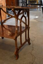 Starožitný litinový stolek ve vzdušném secesním stylu, původně podstavec pro vařič Nestor Martin.