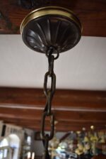 Starožitný prvorepublikový tří-ramenný lustr z patinované mosazi s mléčnými skleněnými koulemi.