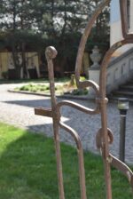 Starožitné kované secesní plotové dílce nebo okenní mříže ze začátku 20. století, 4 kusy.