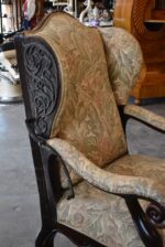 Velké starožitné zámecké barokní křeslo ušák se sklápěcím opěradlem z období okolo roku 1770.