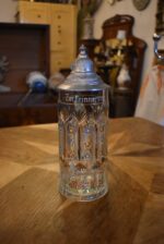 Starožitný pamětní pivní půllitr s cínovým víčkem a nápisem Zur Erinnerung