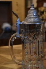 Starožitný pamětní pivní půllitr s cínovým víčkem a nápisem Zur Erinnerung