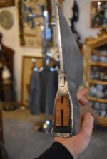 Velká starožitná prvorepubliková řeznická bourací sekera s bukovým topůrkem