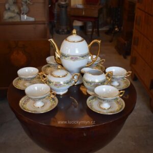 Porcelánový kávový servis Limoges pro 6 osob s zlatým dekorem ze závěru 19. století.