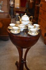 Porcelánový kávový servis Limoges pro 6 osob s zlatým dekorem ze závěru 19. století.