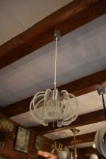 Retro lustřík s chromovaným válcem a půlkruhovými skleněnými lamelami z 60.–70. let