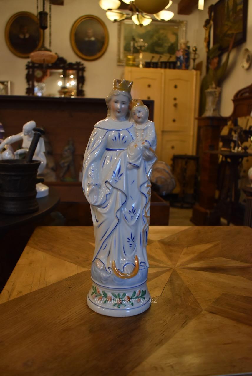 Hezká a vyšší ručně malovaná porcelánová Madona s Ježíškem symbolicky stojící na měsíčním srpku Ručně malovaná porcelánová Madona s Ježíškem na měsíčním srpku